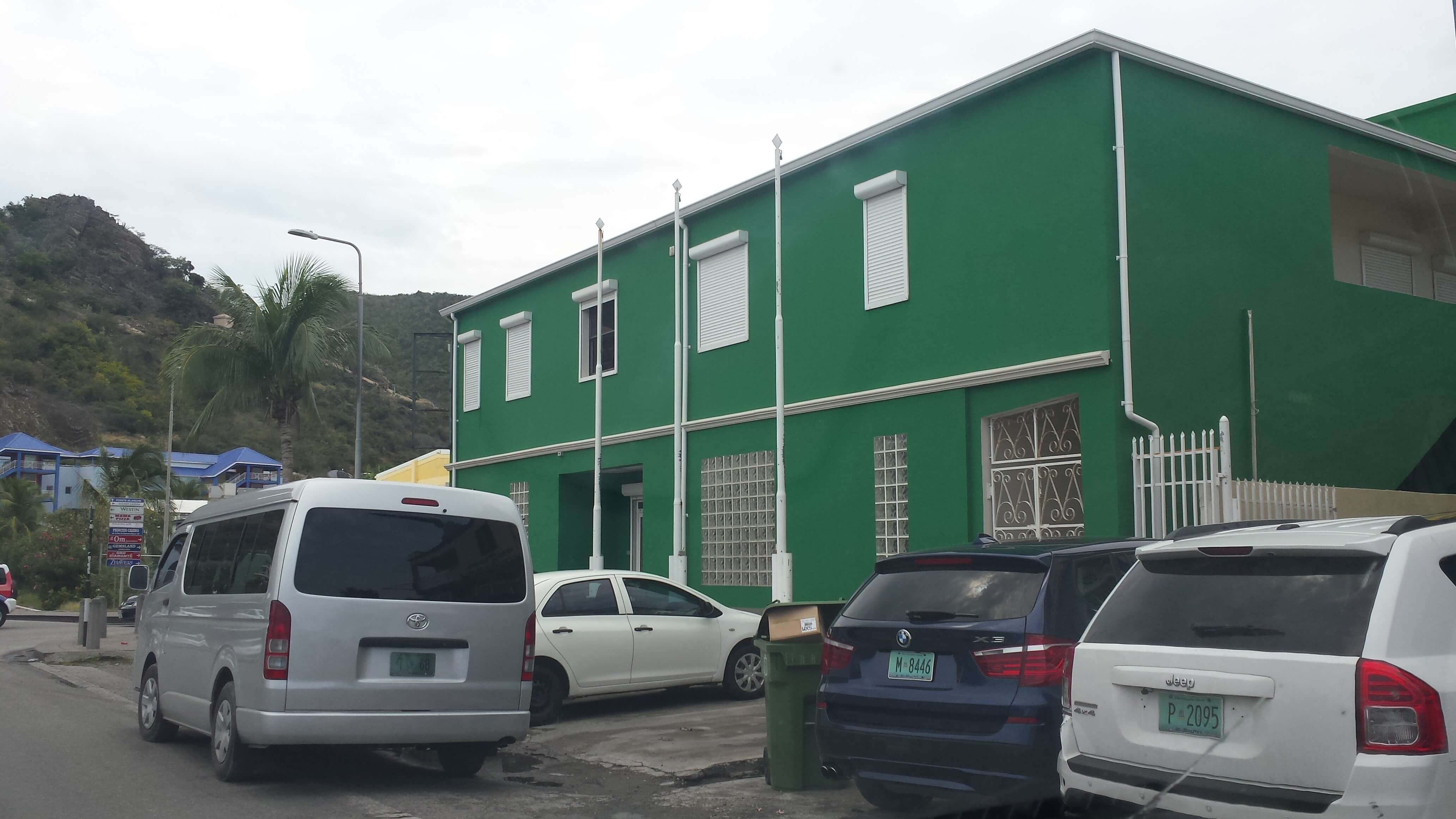 ISLAND REAL ESTATE TEAM